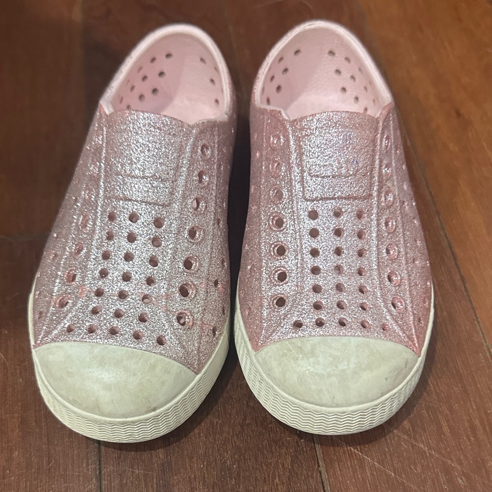 Native Shoes Kids Glitter Slip-Ons in Rose Pink